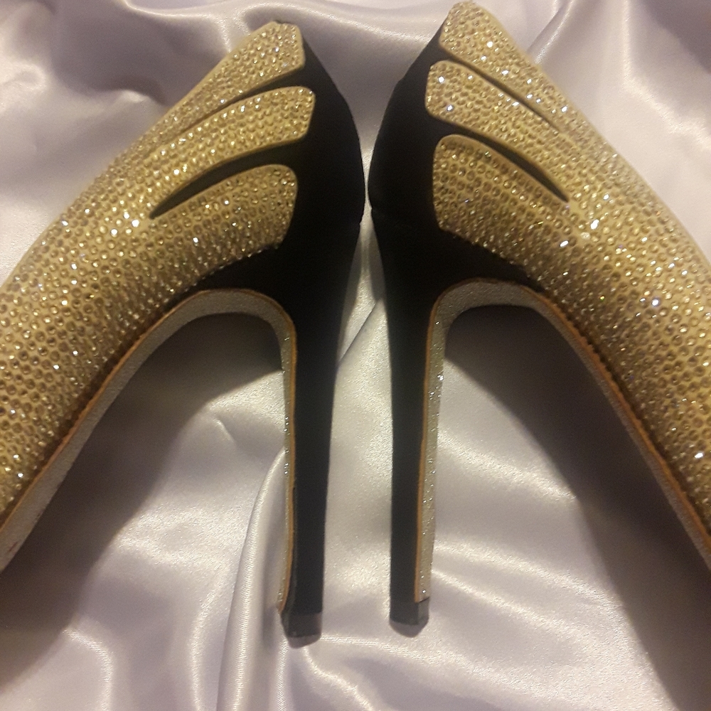 LUXURIOUS Heels, So Chic